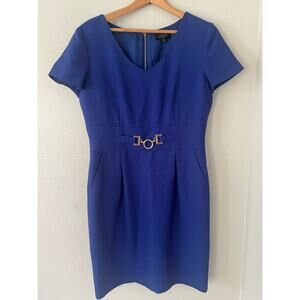 Women's TAHARI Sheath Dress Blue w Gold Buckle Zipper and Front Pockets Size 10P